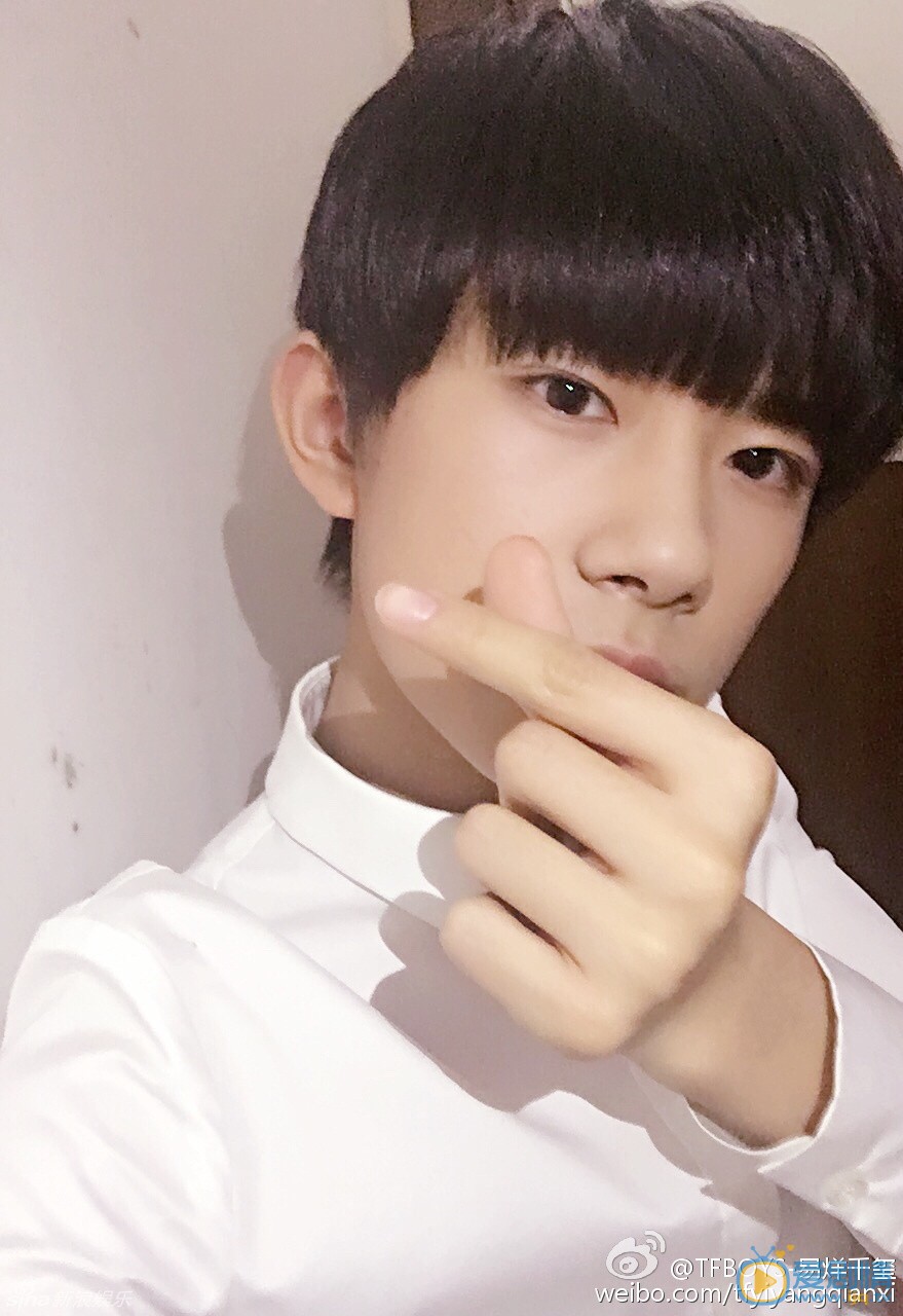 易烊千玺生活照 易烊千玺高清写真_易烊千玺高清剧照