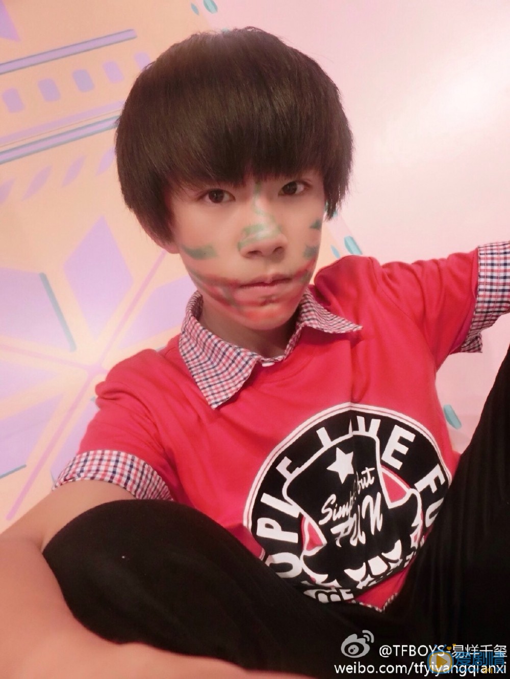 易烊千玺生活照 易烊千玺高清写真_易烊千玺高清剧照