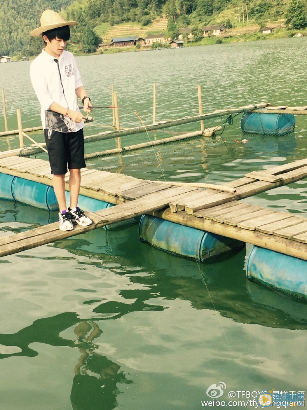 易烊千玺生活照 易烊千玺高清写真_易烊千玺高清剧照