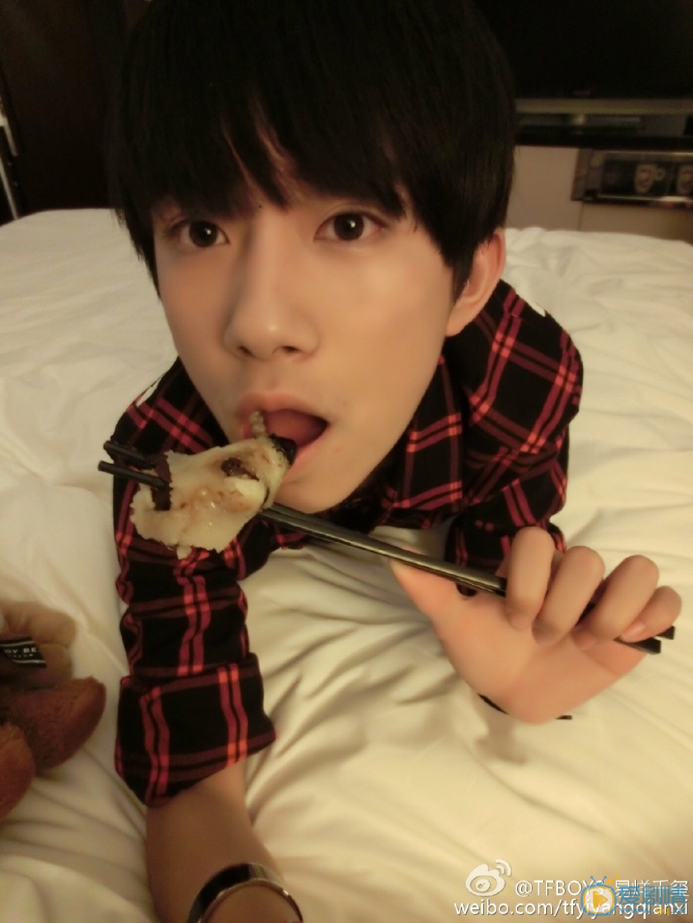 易烊千玺生活照 易烊千玺高清写真_易烊千玺高清剧照