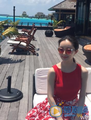 舒畅马尔代夫海边照 舒畅高清写真_舒畅高清剧照