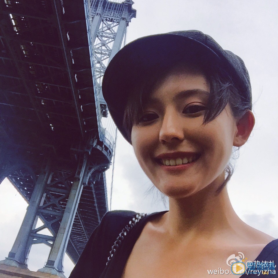 热依扎生活照 热依扎高清写真_热依扎高清剧照