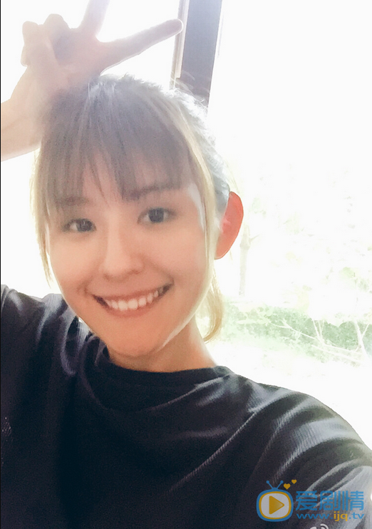 热依扎生活照 热依扎高清写真_热依扎高清剧照
