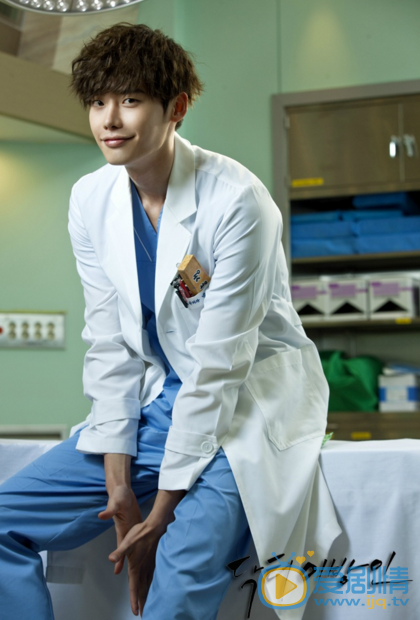 李钟硕《dctors异乡人》剧照 李钟硕doctors异乡人剧照