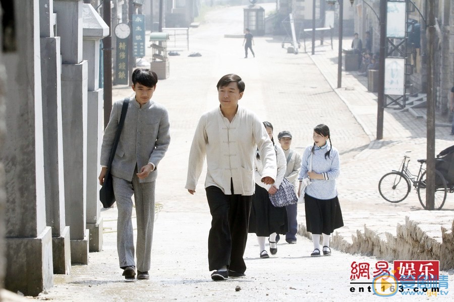 黄渤《青岛往事》剧照 黄渤高清写真_黄渤高清剧照