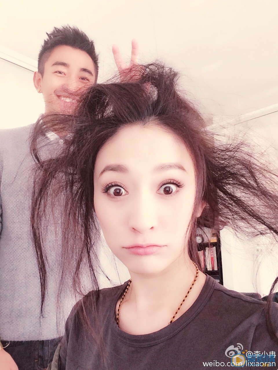 李小冉嘟嘴照 李小冉高清写真_李小冉高清剧照