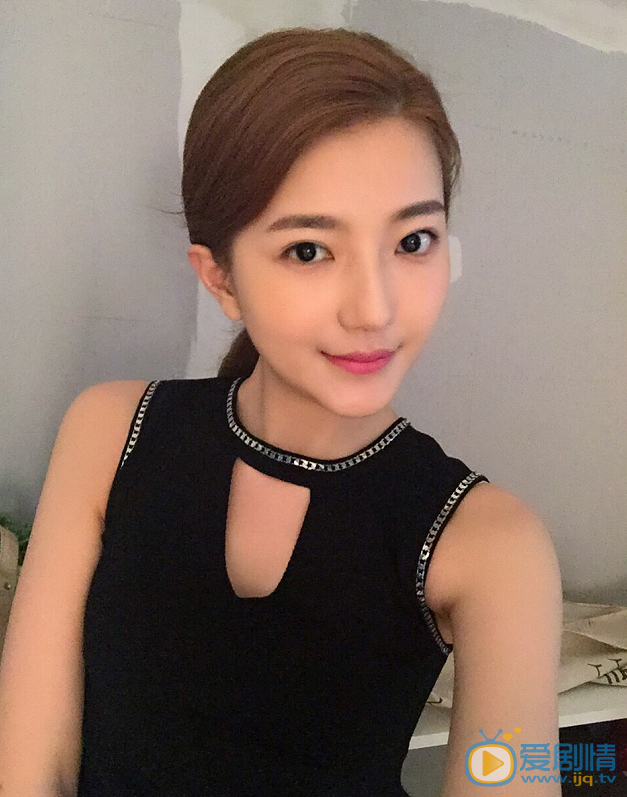 白卉子生活照 白卉子高清写真_白卉子高清剧照