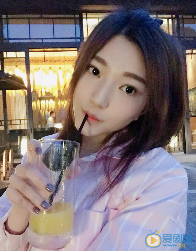 白卉子生活照 白卉子高清写真_白卉子高清剧照