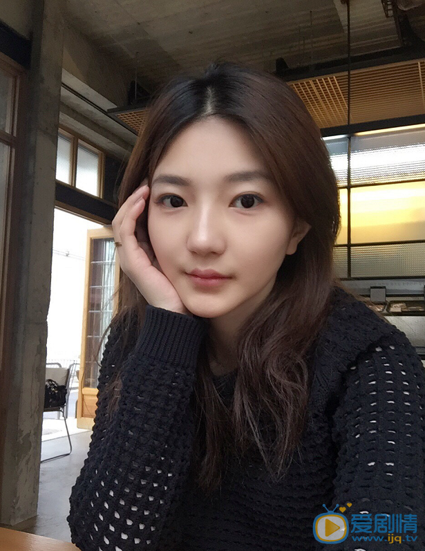 白卉子生活照 白卉子高清写真_白卉子高清剧照