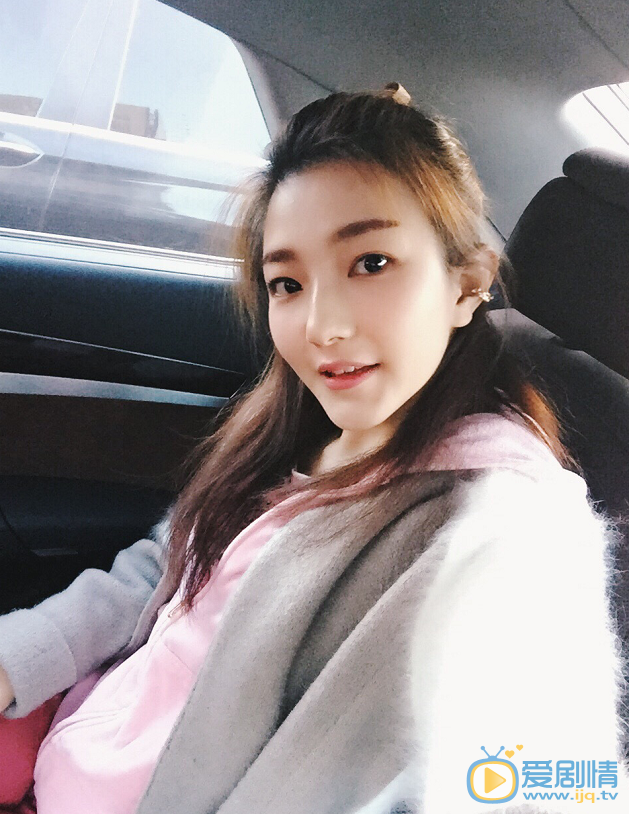 白卉子生活照 白卉子高清写真_白卉子高清剧照