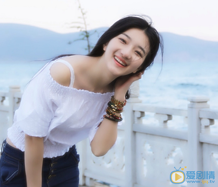 白卉子旅游照 白卉子高清写真_白卉子高清剧照