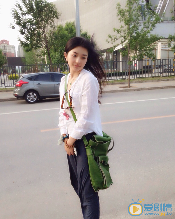 白卉子旅游照 白卉子高清写真_白卉子高清剧照