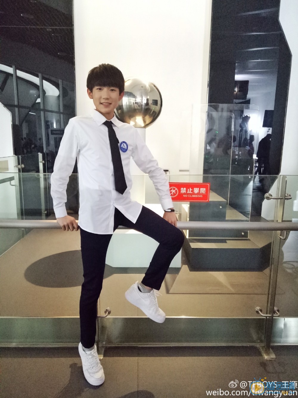 王源生活照 王源高清写真_王源高清剧照