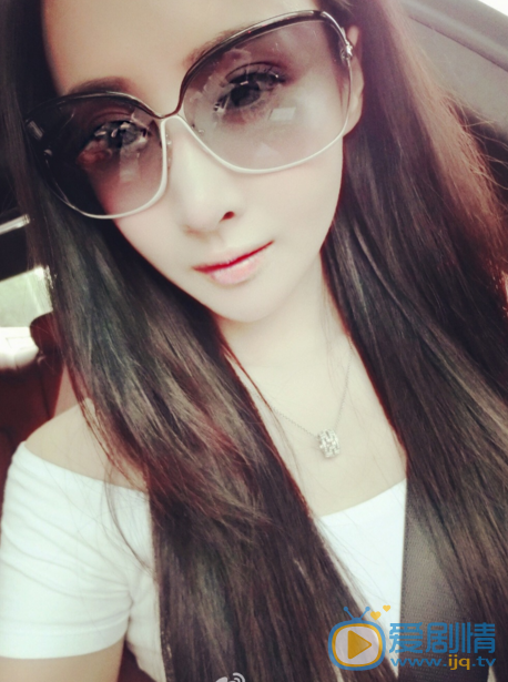 王若心自拍照 王若心高清写真_王若心高清剧照