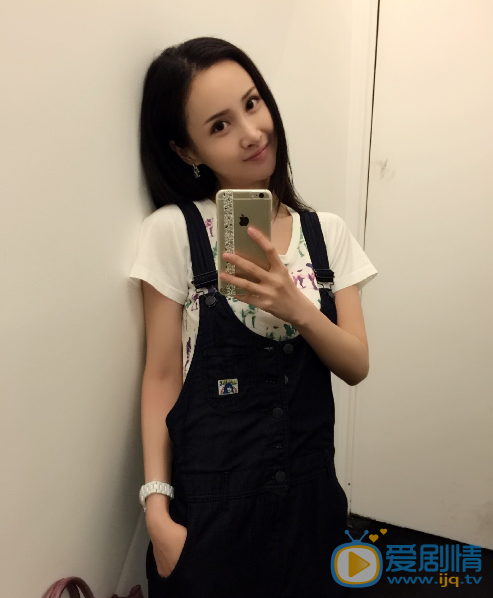 王若心自拍照 王若心高清写真_王若心高清剧照
