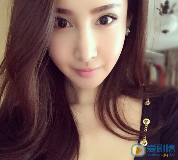 王若心自拍照 王若心高清写真_王若心高清剧照