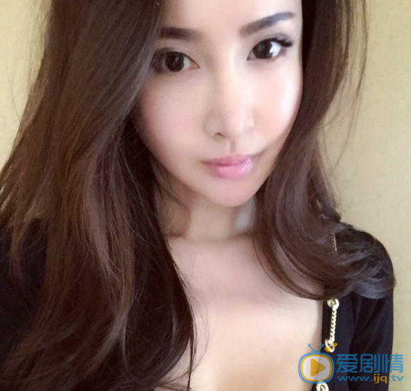 王若心自拍照 王若心高清写真_王若心高清剧照