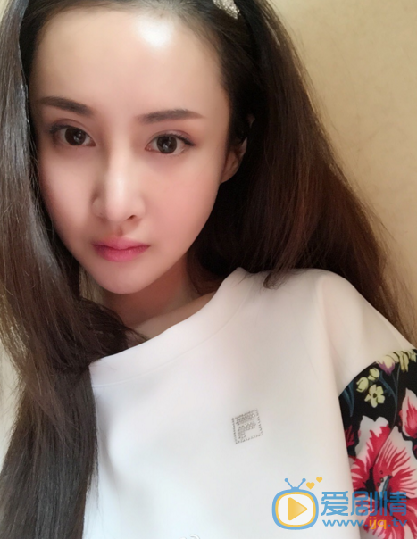 王若心自拍照 王若心高清写真_王若心高清剧照