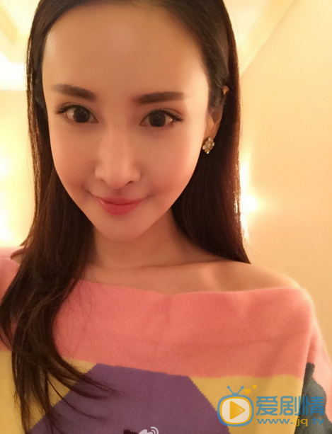 王若心卖萌照 王若心高清写真_王若心高清剧照