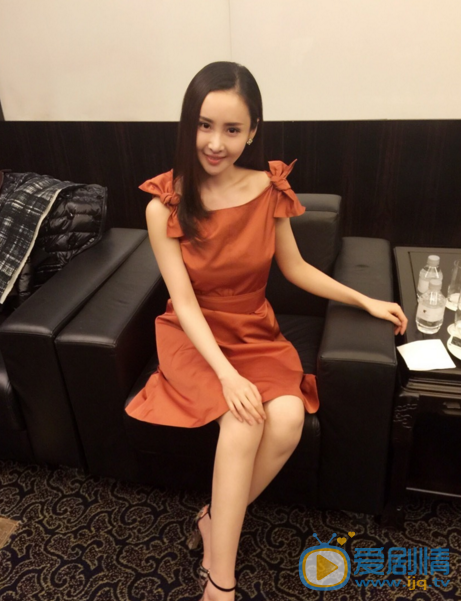 王若心卖萌照 王若心高清写真_王若心高清剧照