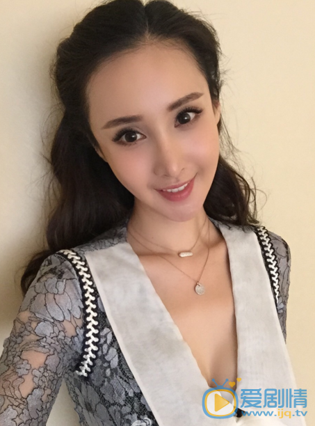 王若心卖萌照 王若心高清写真_王若心高清剧照