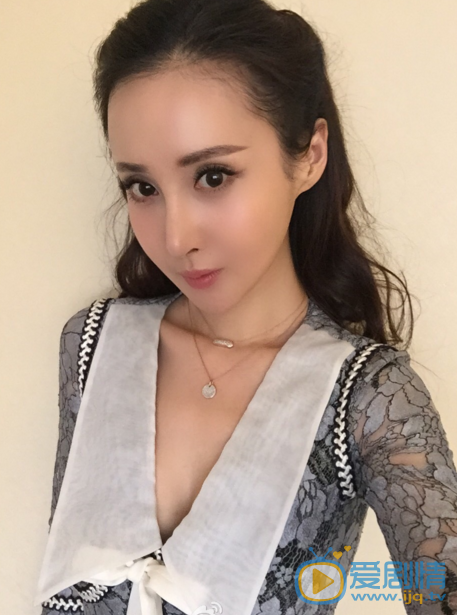 王若心卖萌照 王若心高清写真_王若心高清剧照