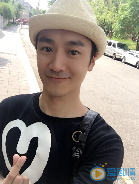 林佑威自拍照 林佑威自拍照