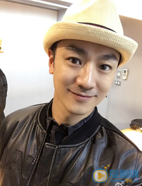 林佑威自拍照 林佑威高清写真_林佑威高清剧照