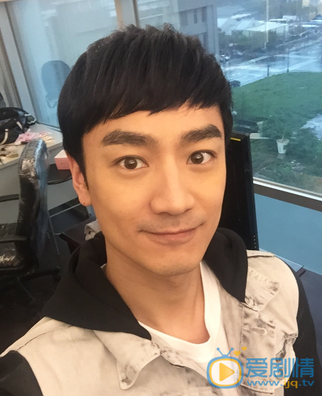 林佑威自拍照 林佑威高清写真_林佑威高清剧照