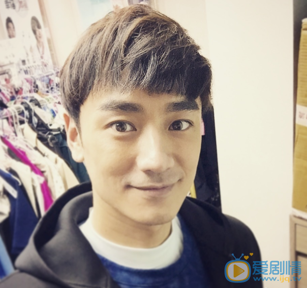 林佑威自拍照 林佑威高清写真_林佑威高清剧照
