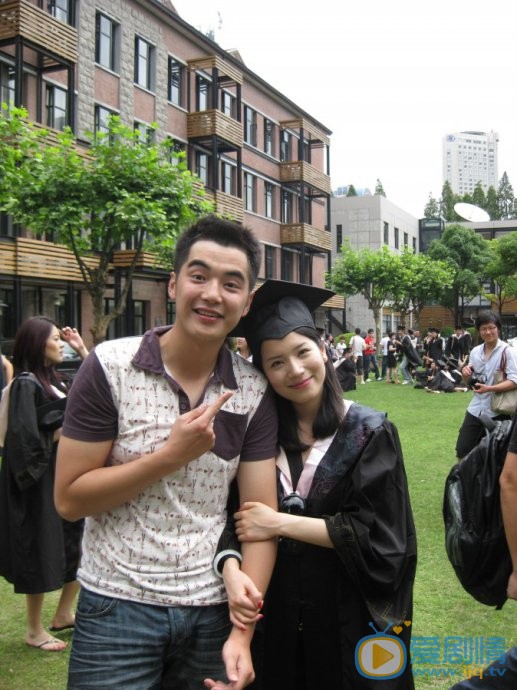 金世佳青涩学生时代 金世佳高清写真_金世佳高清剧照