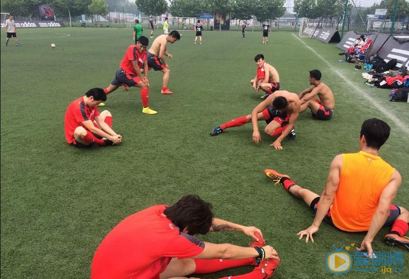 戚迹足球比赛照 戚迹高清写真_戚迹高清剧照
