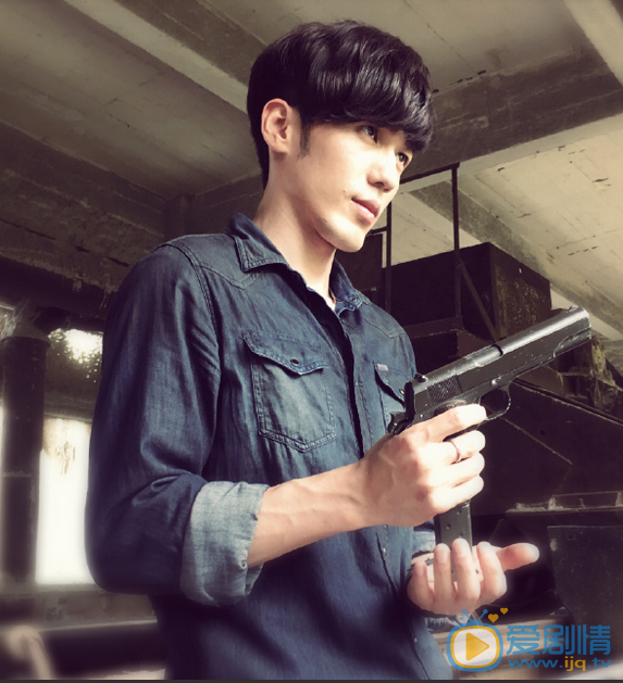 白宇生活照 白宇高清写真_白宇高清剧照