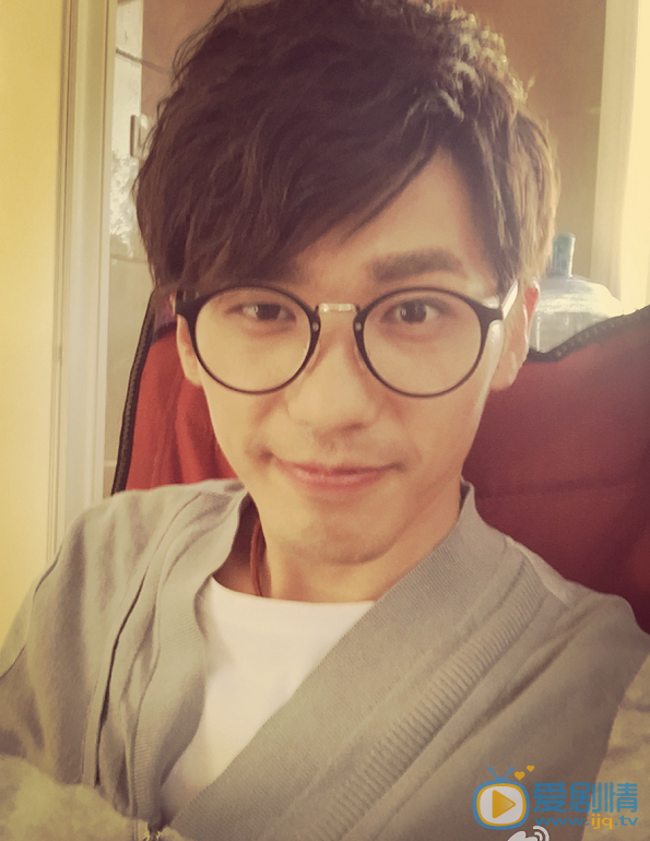 白宇生活照 白宇高清写真_白宇高清剧照