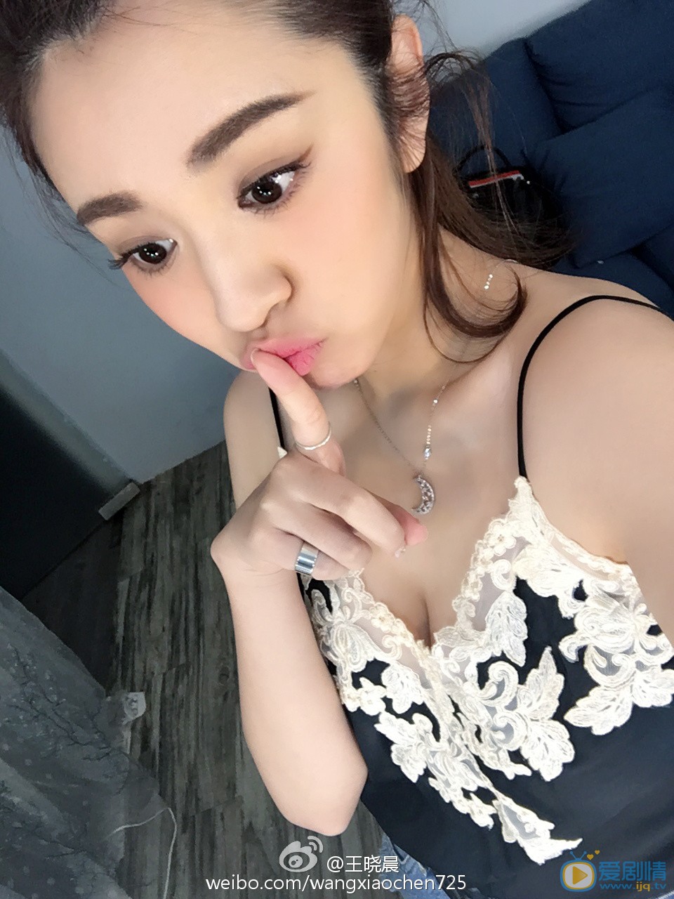王晓晨卖萌照 王晓晨高清写真_王晓晨高清剧照