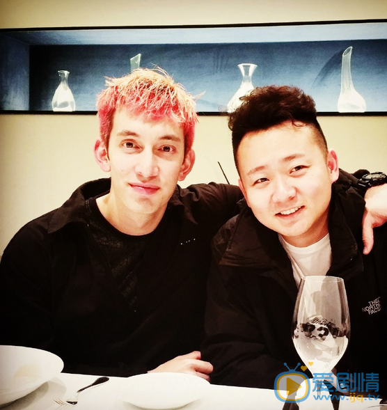 mike 隋与人合影 mike 隋高清写真_mike 隋高清剧照