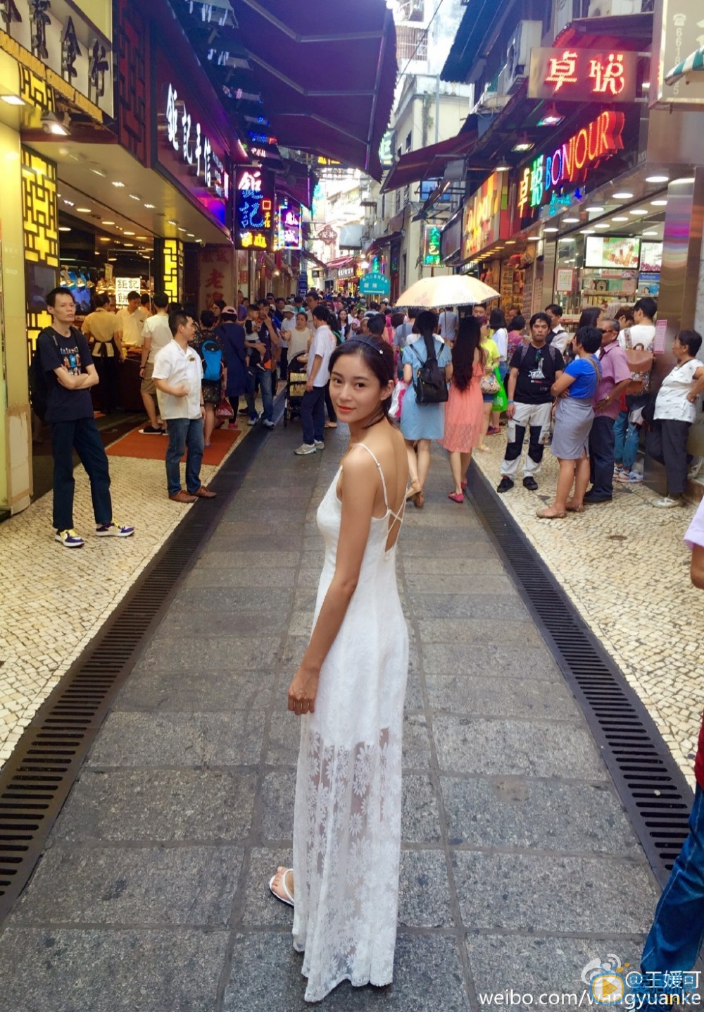 王媛可旅游照 王媛可高清写真_王媛可高清剧照