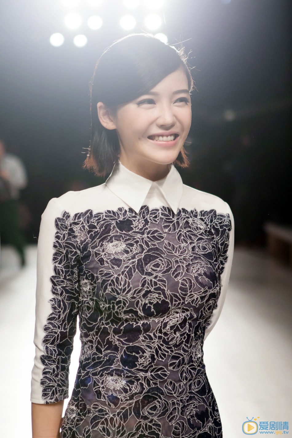 杨子姗时装周 杨子姗高清写真_杨子姗高清剧照