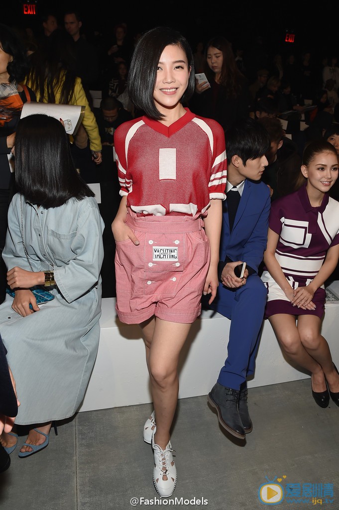 杨子姗时装周 杨子姗高清写真_杨子姗高清剧照