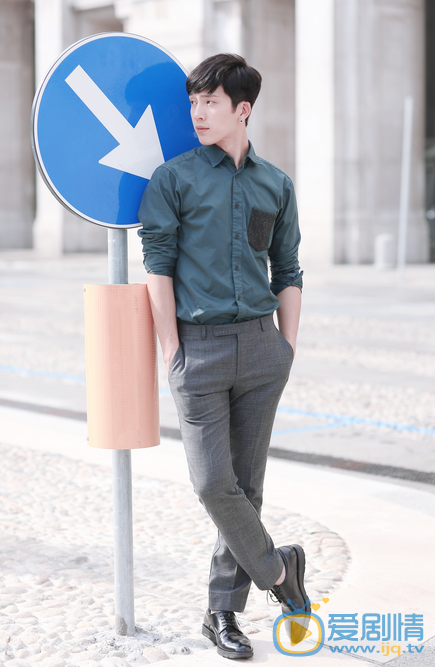 井柏然街拍 井柏然高清写真_井柏然高清剧照