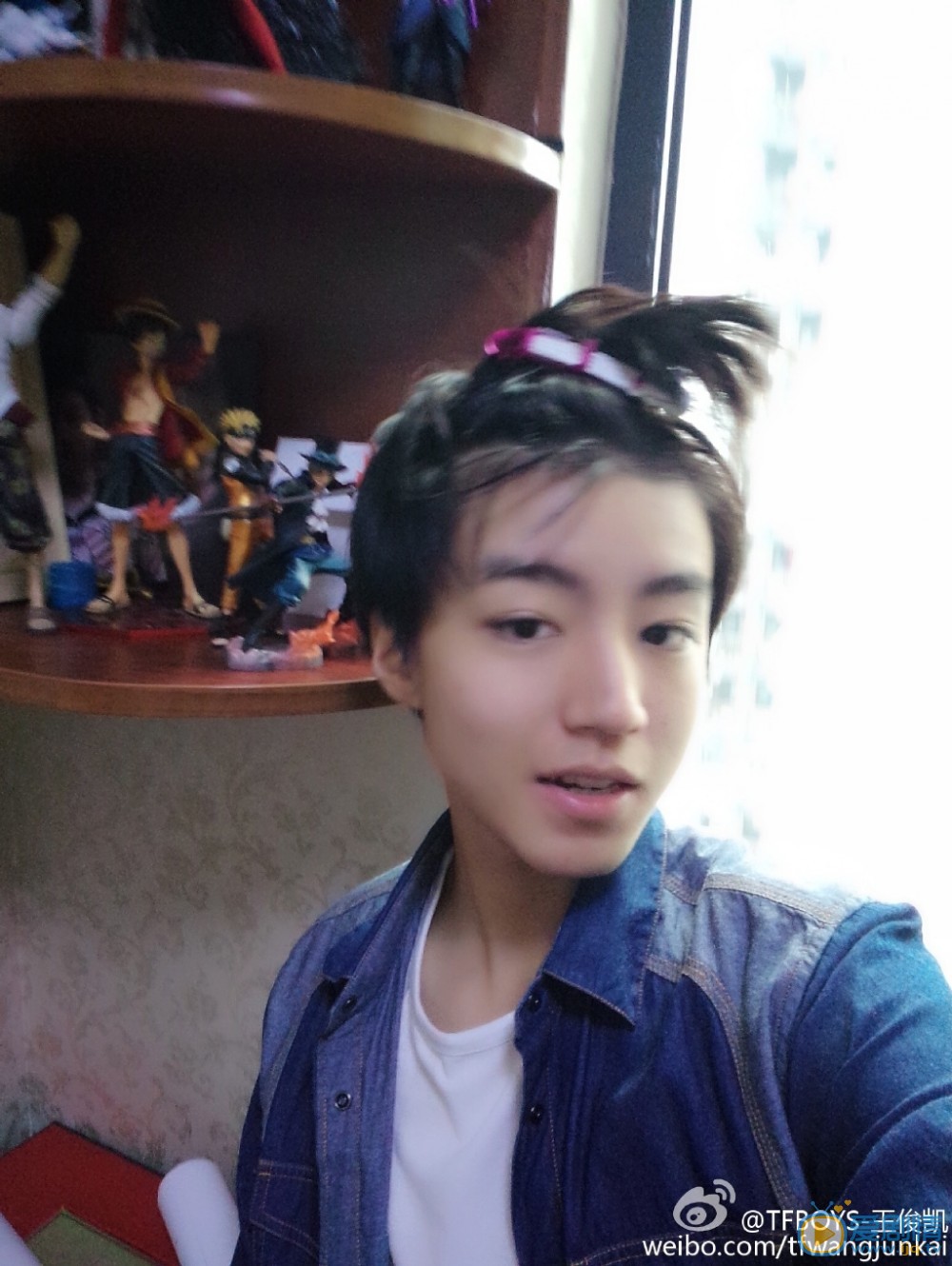 王俊凯搞怪照 王俊凯高清写真_王俊凯高清剧照