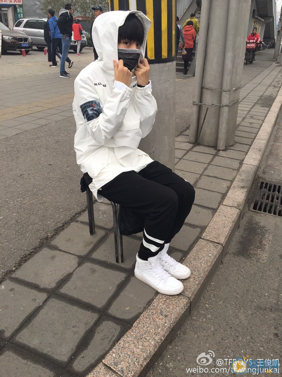 王俊凯搞怪照 王俊凯高清写真_王俊凯高清剧照