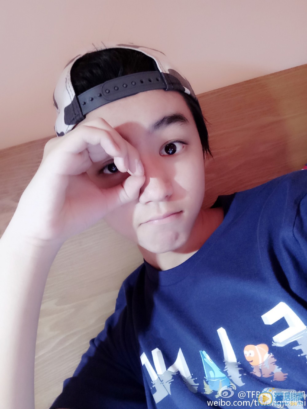 王俊凯搞怪照 王俊凯高清写真_王俊凯高清剧照
