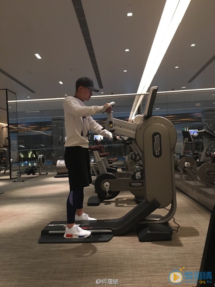 何晟铭生活照 何晟铭高清写真_何晟铭高清剧照