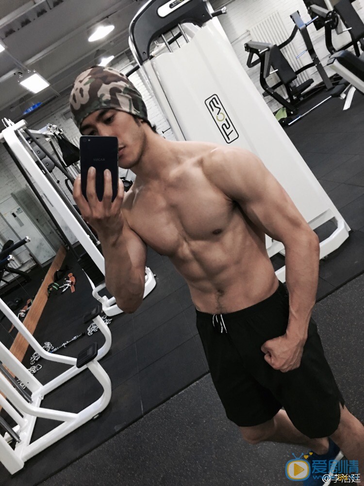 李治廷半裸肌肉大片 李治廷高清写真_李治廷高清剧照