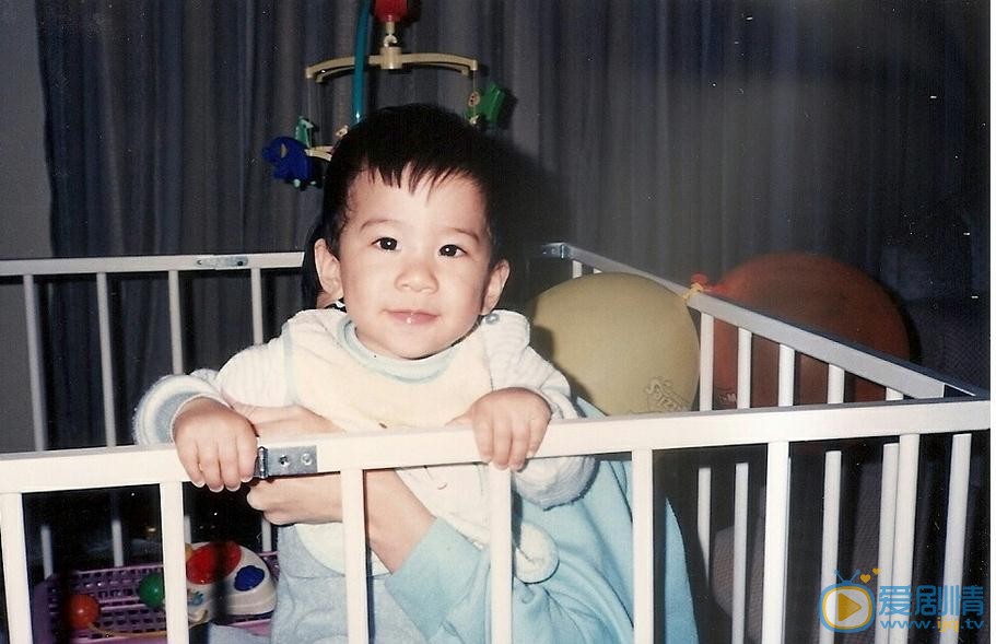 李治廷同年小时候照 李治廷高清写真_李治廷高清剧照