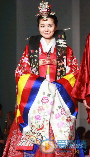 张瑞希韩服走秀照 张瑞希高清写真_张瑞希高清剧照