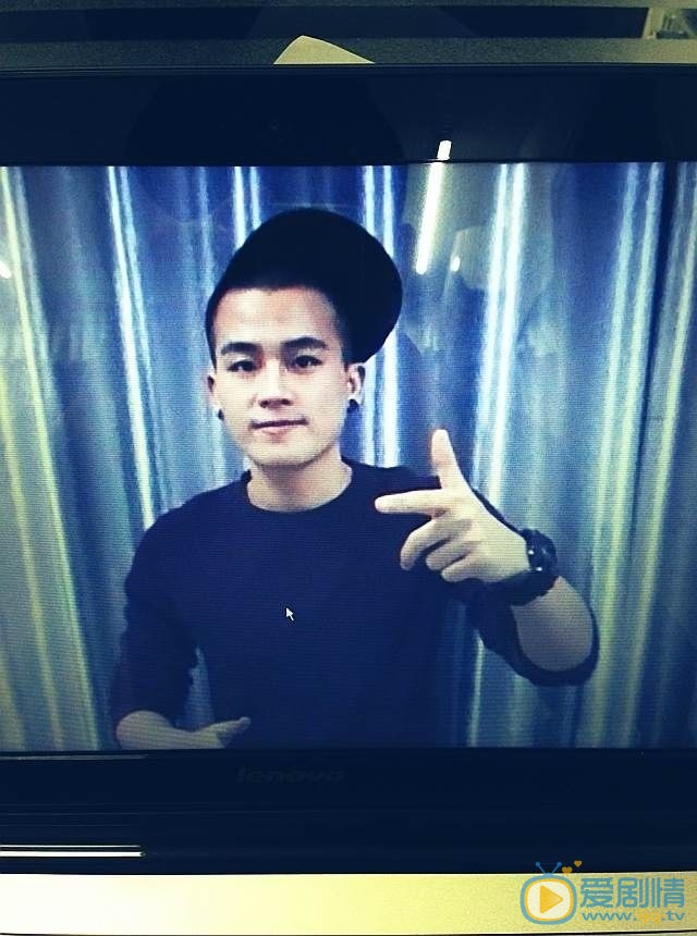 欧豪经典手势 欧豪高清写真_欧豪高清剧照