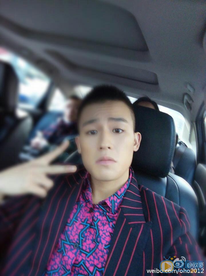 欧豪经典手势 欧豪高清写真_欧豪高清剧照