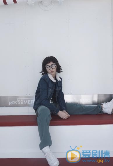 张子枫牛仔写真照 张子枫高清写真_张子枫高清剧照